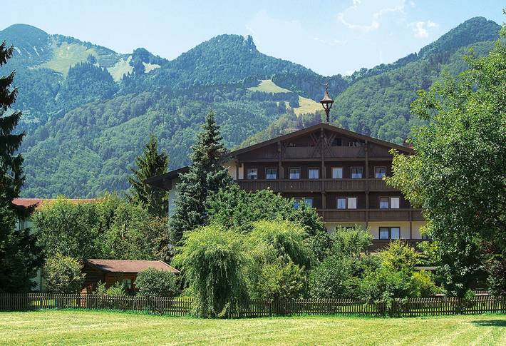 Hotel-Gasthof Sperrer - Einzelzimmer ca. 14 m² mit Dusche, Wc, Tv, Safe, zum Teil mit Balkon in Grassau, Chiemsee