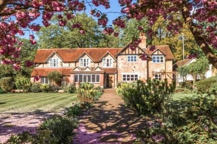 Villa für 17 Personen, mit Whirlpool und Garten in London