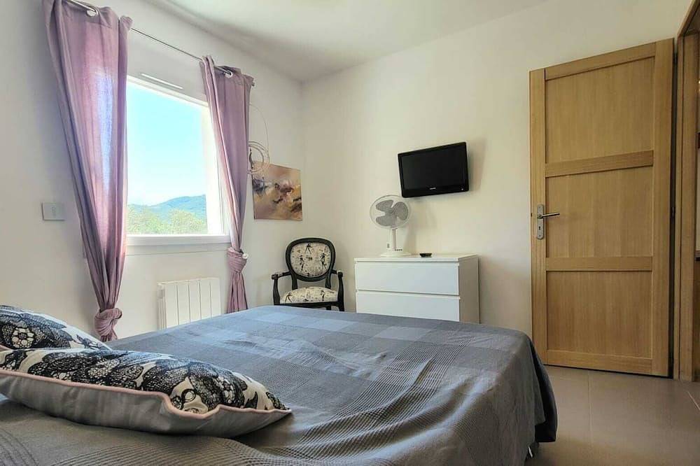 Zeitgenössische Villa mit modernem Pool in Pégomas, Cannes und Umgebung