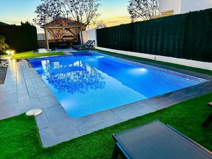 Chalet para 14 personas, con piscina además de jacuzzi y jardín en Provincia de Sevilla - 3