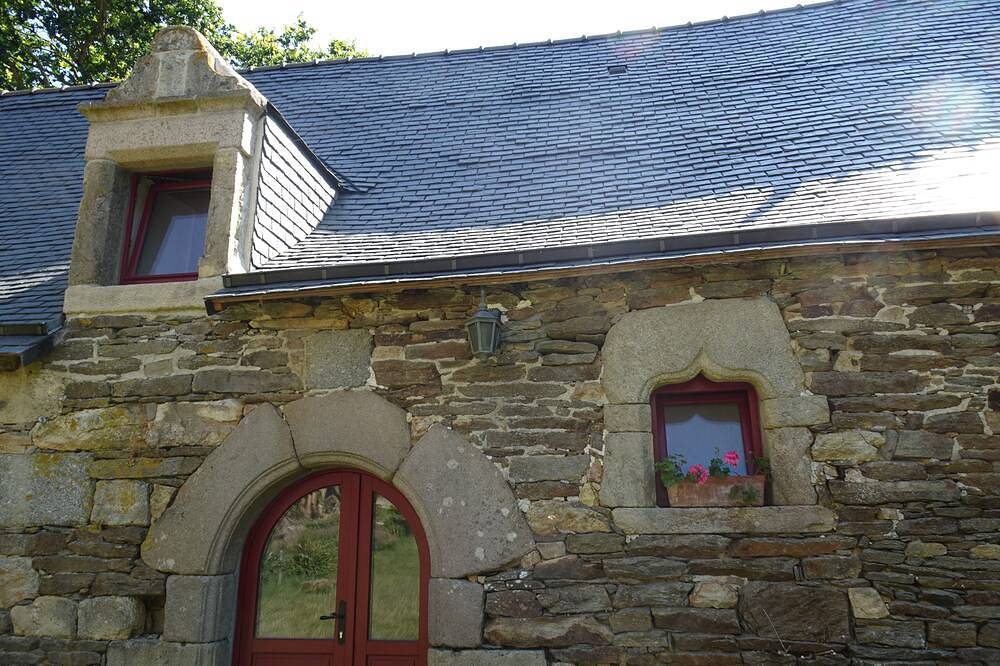 Gîte cosy dans longère  d un Manoir  terrasse privatif sur une propriété de 7 ha in Saint-Laurent, Région de Guingamp