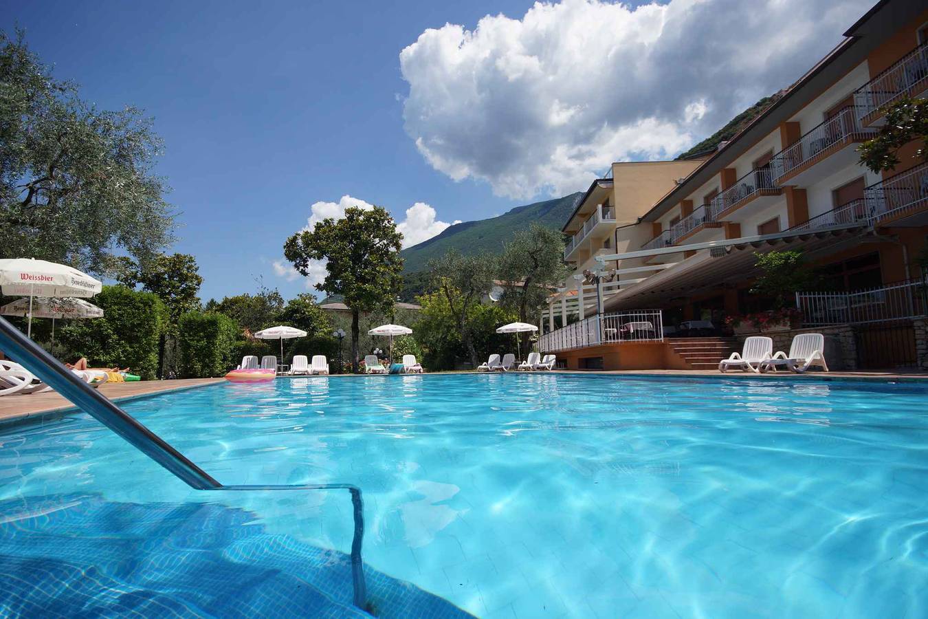 Studio entier, Studio avec balcon, Wifi et piscine  in Malcesine, Montagnes autour du lac de Garde