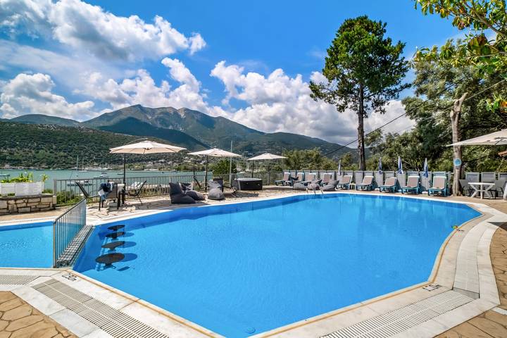 Studio für 3 Personen, mit Balkon und Garten sowie Kinderpool und Sauna in Griechenland