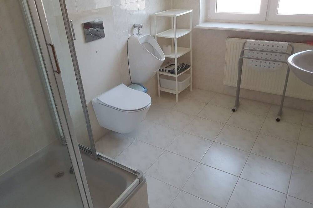 Ganze Wohnung, Appartement in Żarnowska mit Großem Garten in Żarnowska, Slowinzischer Nationalpark