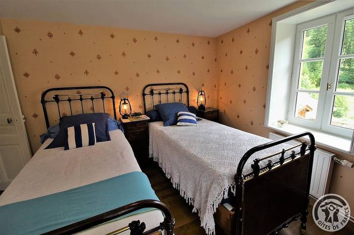 Location de vacances pour 4 personnes, avec jardin, animaux acceptés à Poule-les-Écharmeaux - 2