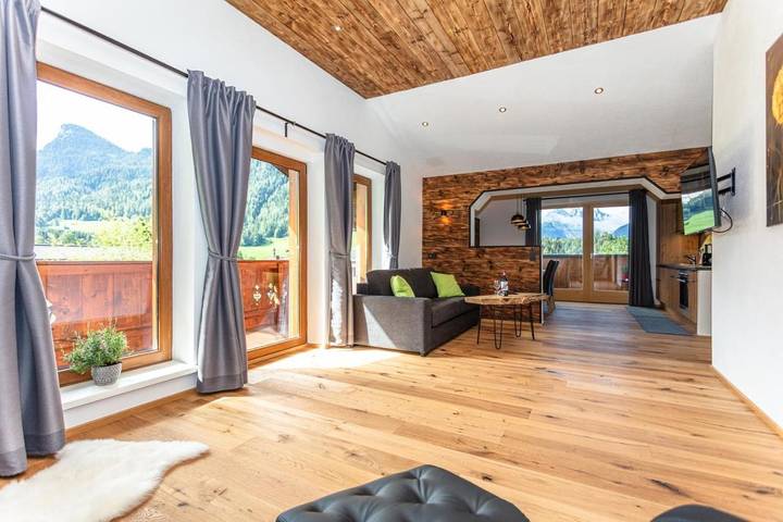 Ferienwohnung für 6 Personen, mit Balkon und Terrasse sowie Garten und Sauna in Lofer