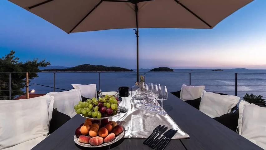 Villa pour 7 personnes, avec terrasse et piscine en Korcula
