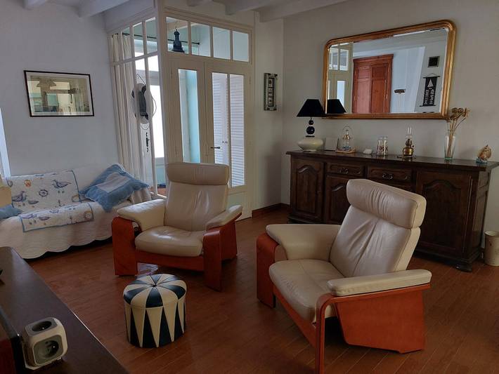 Gîte pour 6 personnes, avec terrasse et jardin à Saint-Vaast-la-Hougue - 4