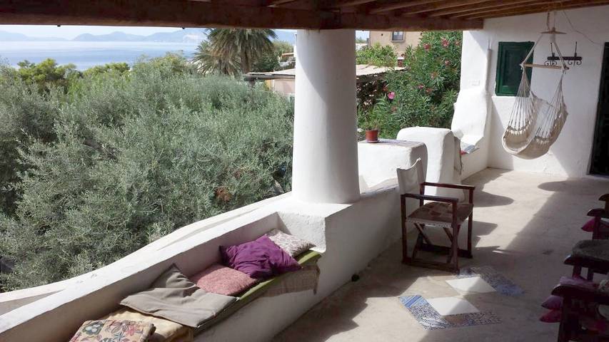 Casa vacanza per 4 persone, con Terrazza e Giardino nonché Panorama in Panarea