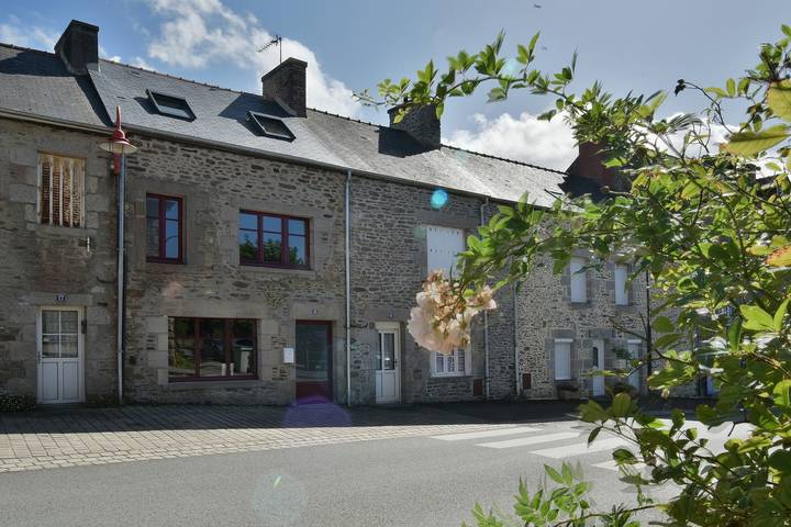Gîte pour 4 personnes, avec terrasse, animaux acceptés à Le Minihic-sur-Rance - 2
