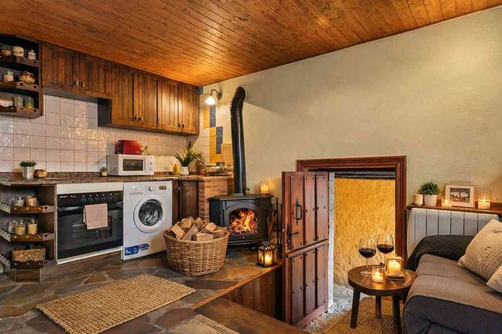 Apartamento entero, Apartamento 'Montegrande Rodeado De Montañas' con Terraza Compartida y Wi-Fi in Teverga, Cordillera Cantábrica