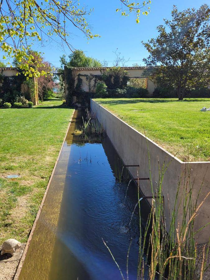 Location de vacances pour 2 personnes, avec vue ainsi que jardin et piscine à Saint-Germain-Nuelles - 4