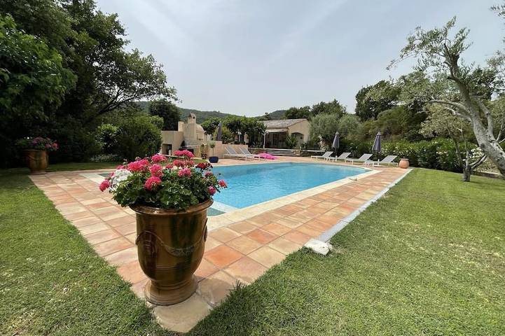 Ferienhaus für 8 Personen, mit Garten in Cogolin