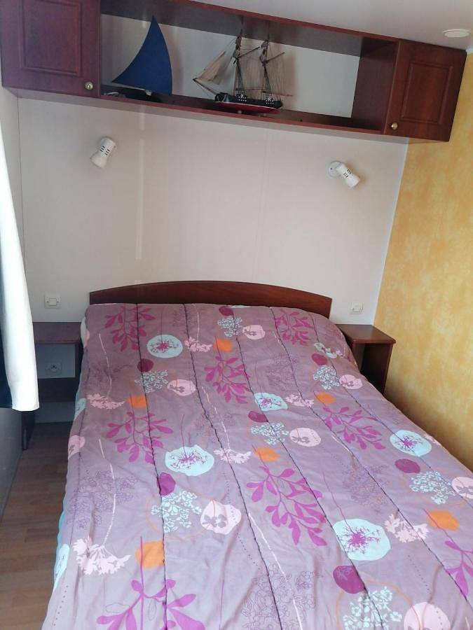 Location de vacances pour 6 personnes, avec jardin et terrasse ainsi que piscine et vue à Kermaria-Sulard - 4