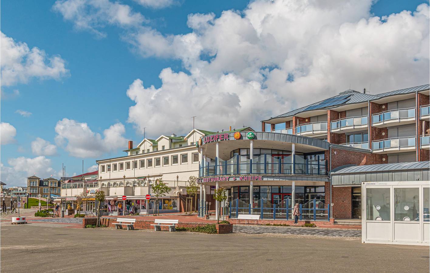 Ganze Ferienwohnung, Büsum Strand Wohnung: Terrasse, Parkplatz, 1,5 km zum Hauptstrand in Büsum, Dithmarschen