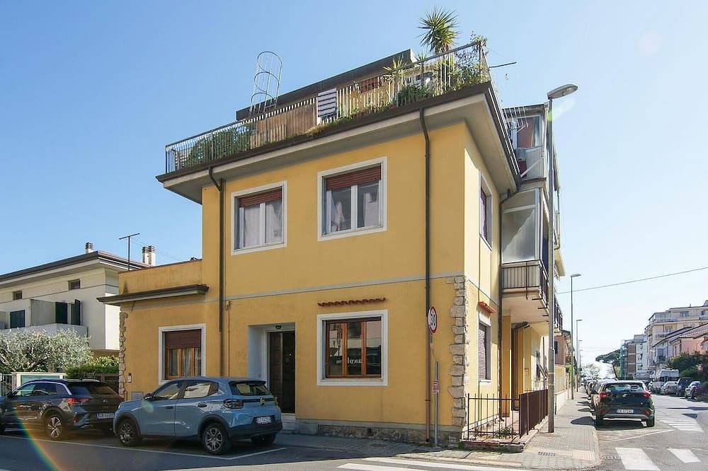 Ganze Wohnung, Schöne 2-Zimmer-Wohnung in Marina di Carrara in Marina di Carrara, Carrara