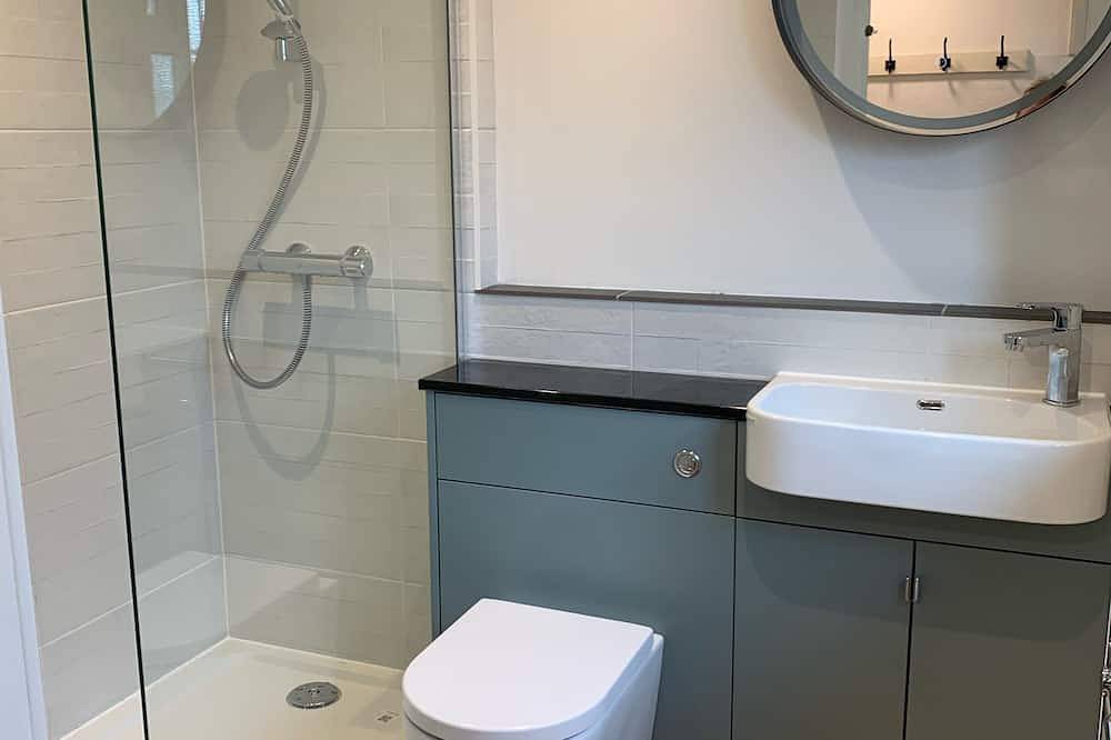 Log Cabin for 4 People in Brighton, Sussex