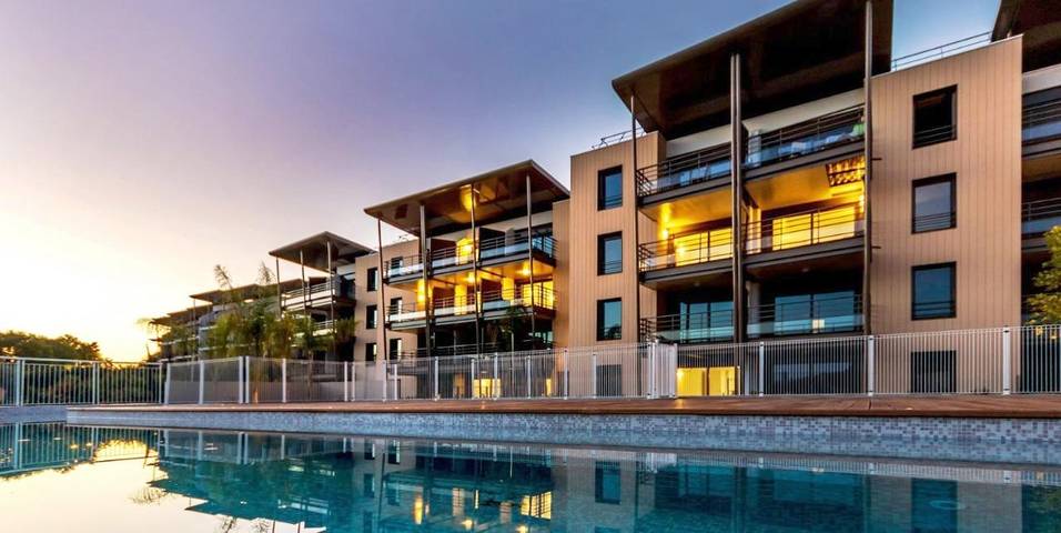 Gîte pour 2 personnes, avec piscine ainsi que vue et terrasse dans Thalazur
