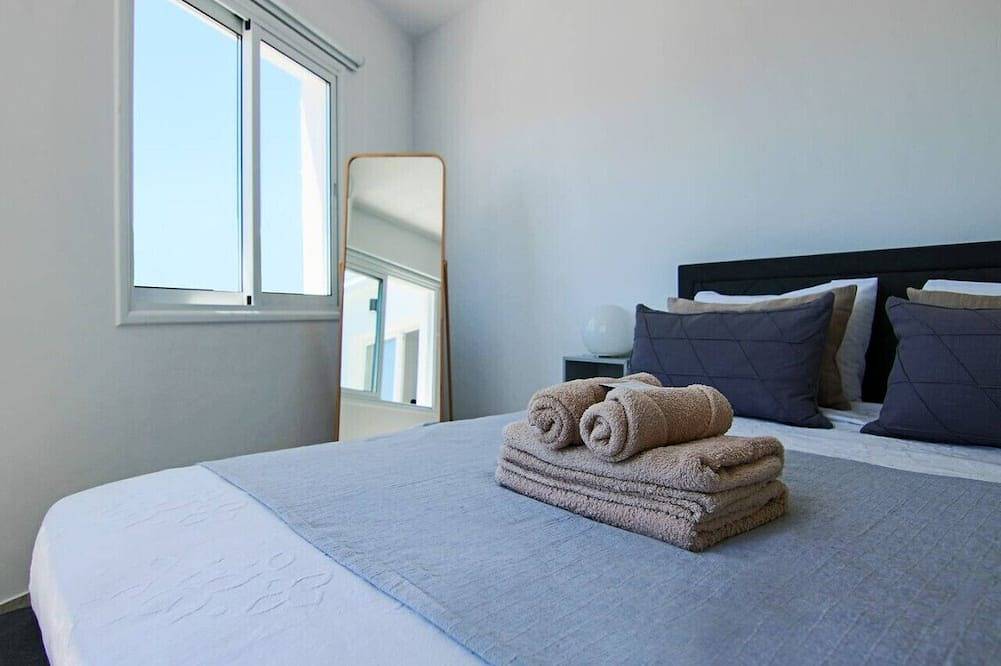 Entire apartment, Phaedrus Living: Seaside Luxury Flat Lighthouse 74 in Paphos, South Cyprus