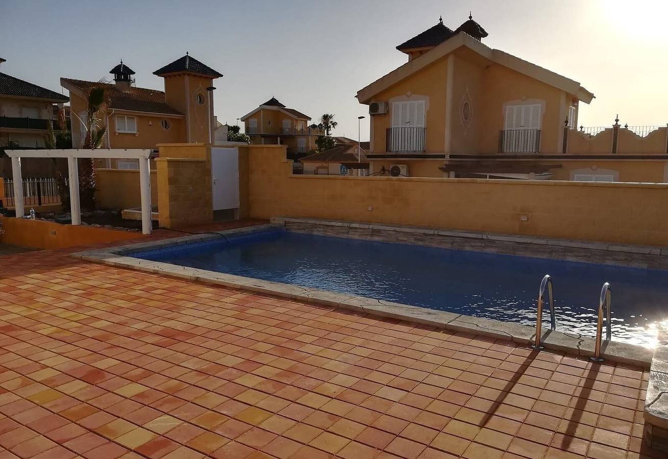 Maison de vacances 'Villa Casa del Sol' avec vue sur la montagne, piscine et Wi-Fi in Mazarron Country Club, Mazarrón