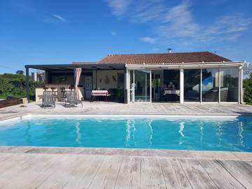 Gîte pour 3 personnes, avec jardin et piscine à Saint-Sauveur-de-Cruzières