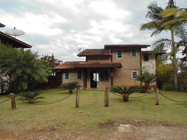 Casas e apartamentos de temporada para 12 pessoas, com vista e jardim, adaptado a crianças em Lagoinha (Ubatuba)