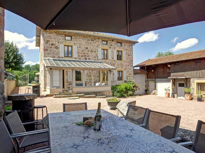 Gîte pour 8 personnes, avec jardin et piscine, animaux acceptés dans la Loire - 4