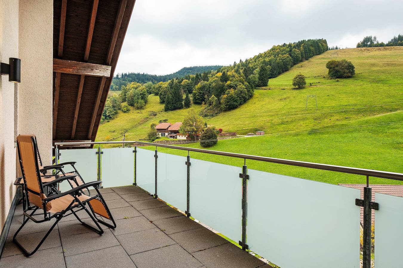 Ganze Wohnung, Ferienwohnung 'Im Wiedener Hof' mit Bergblick, Balkon und Wlan in Suedlicher Schwarzwald, Wieden