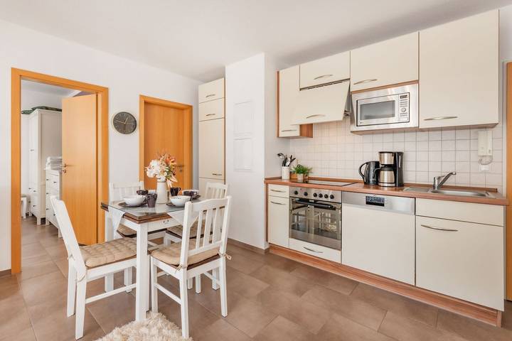 Ferienwohnung für 4 Personen, mit Balkon und Ausblick in Trassenheide - 3