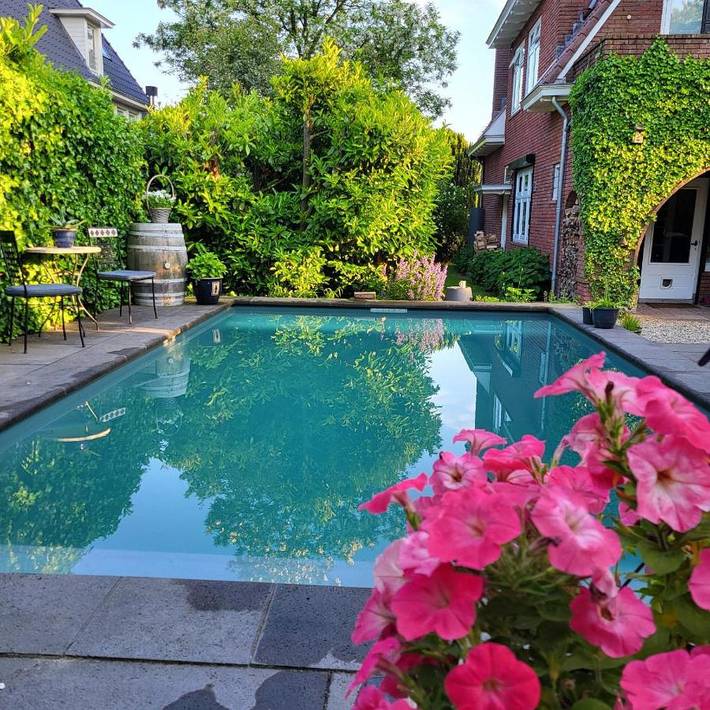 Vakantiewoning voor 2 personen, with Terras and Tuin as well as Zwembad in Velp