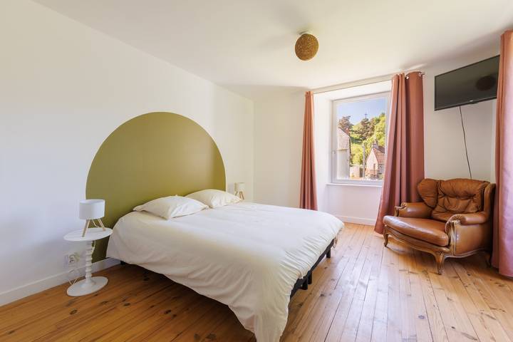 Le Domaine du Rocher - Pour 12 avec grand jardin in Neussargues-Moissac, Région de Saint-Flour