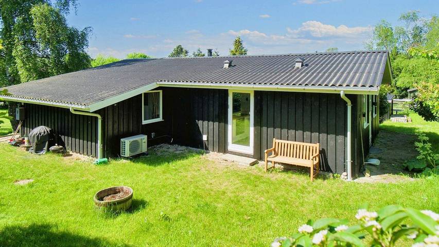 Ferienhaus für 7 Personen, mit Terrasse in Vellerup