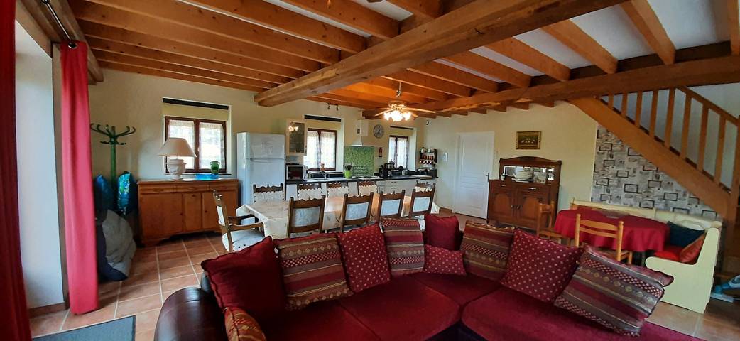 Gîte pour 32 personnes, avec terrasse ainsi que jardin et piscine dans Maine-et-Loire - 4