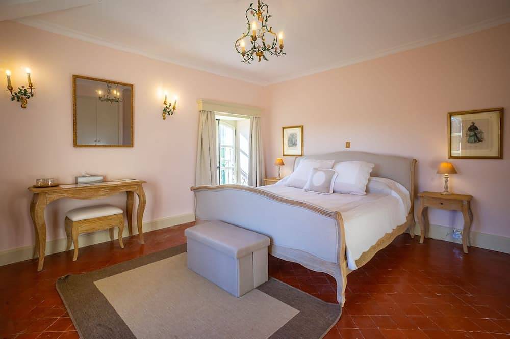 Luxury chateau for rent in Provence in Sarrians, Vaucluse