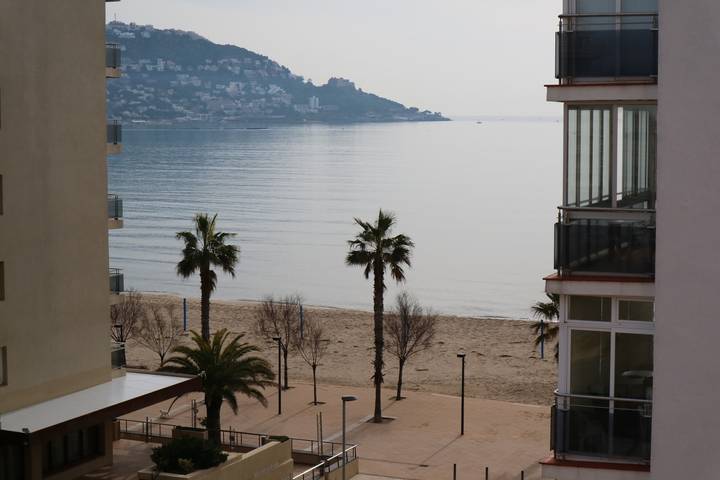 Gîte pour 4 personnes, avec terrasse, animaux acceptés dans Platja Santa Margarita Rosas - 2