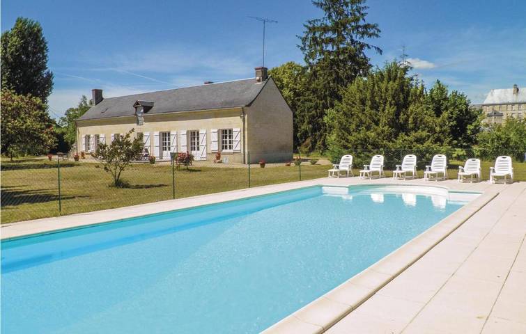 Location de vacances pour 8 personnes, avec piscine à Bourgueil