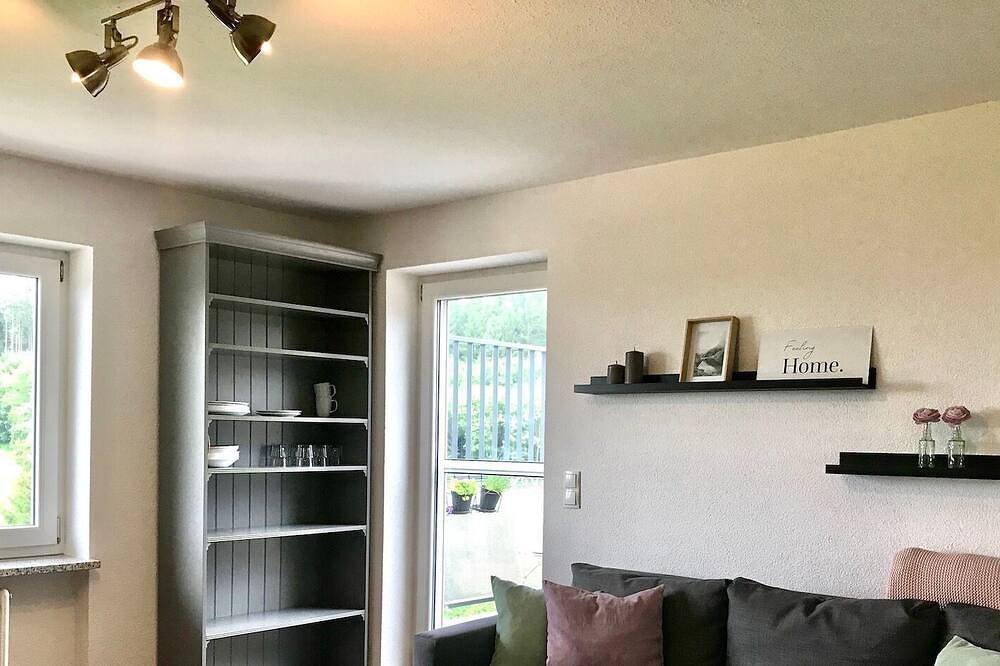 Ganze Wohnung, Ferienwohnung Schottenhof Walser 2 - Alleinlage im Grünen mit Panoramablick in Achberg, Region Bodensee-Oberschwaben