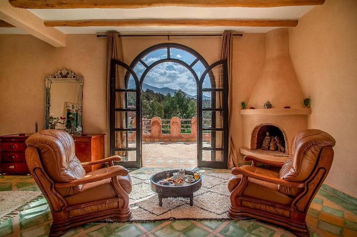 Maison d’hôte pour 4 personnes, avec balcon et jardin ainsi que vue et piscine