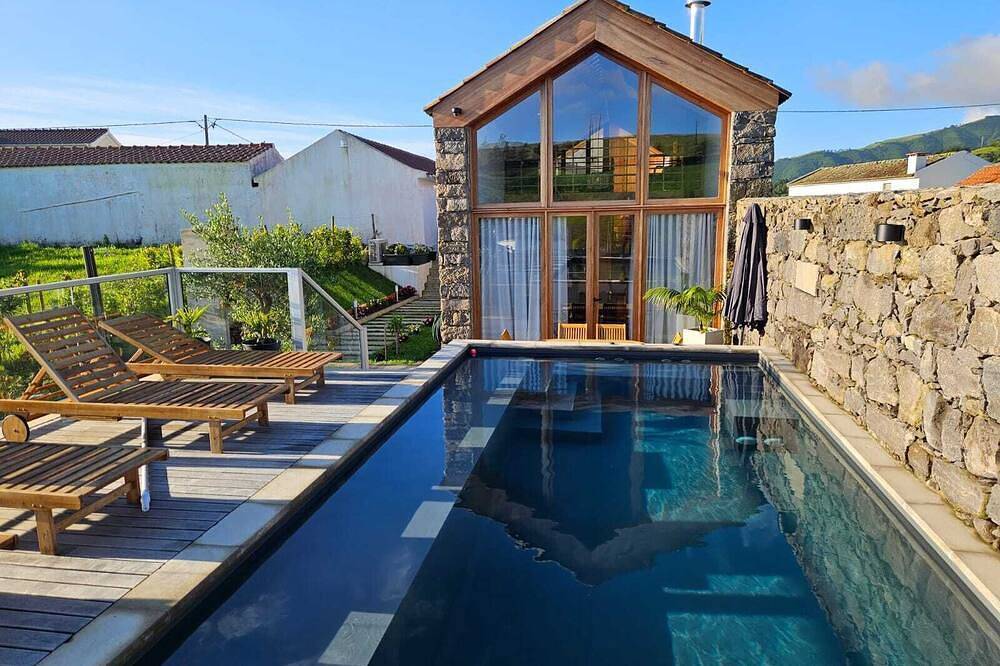 Casa do Cinzeiro, Açores - With private pool! in São Miguel Island, Nordeste
