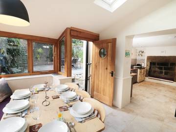 Log Cabin for 8 People in Whitby, North Yorkshire, Photo 3