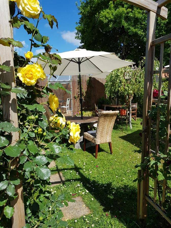 Double Room with Garden View with Shared Bathroom in Andernos-les-Bains, Région d'Arcachon