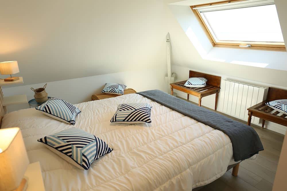 Entire apartment, La Dunette, a southern balcony facing the sea in Réville, Cherbourg region