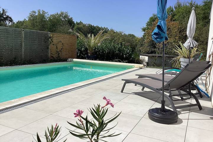 Location de vacances pour 6 personnes, avec jardin et terrasse à Coursac
