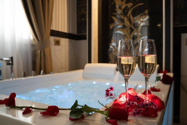 Hôtel pour 3 personnes, avec piscine et terrasse ainsi que sauna et vue à Enna - 4