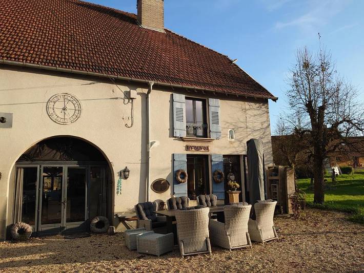 Location de vacances pour 2 personnes, avec vue ainsi que jardin et piscine à Dampierre-sur-Salon - 3