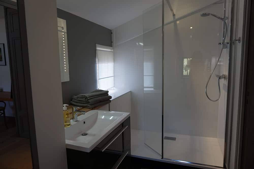 Apartamento entero, Authenticité, Calme et Espace à Proximité D'airbus et du Meett, 110 m2 , Jardin in Beauzelle, Alto Garona