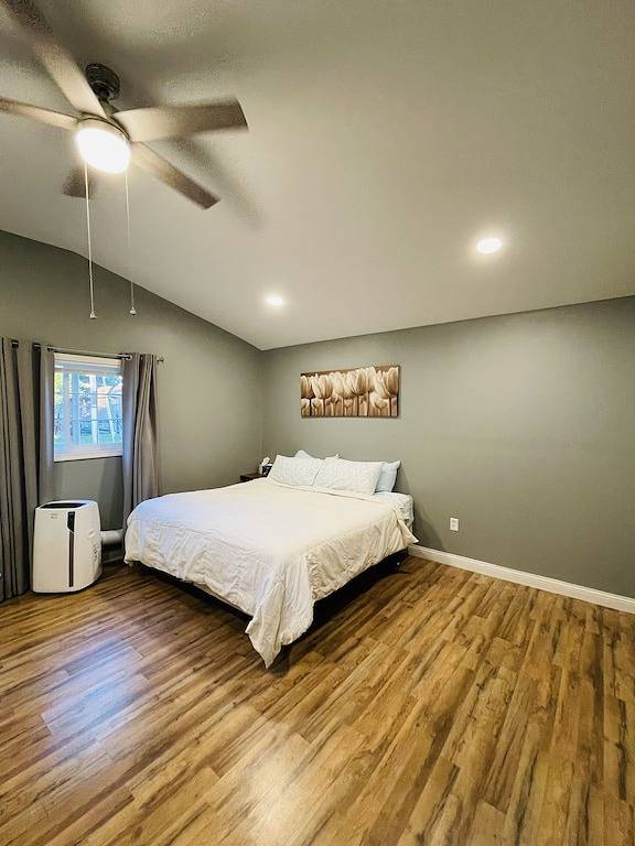 Beach Hut Vibes in this Lake front cottage with hot tub! in Lenawee County