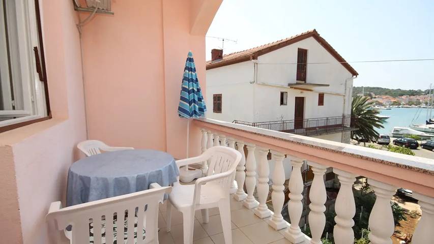 Ferienwohnung für 7 Personen, mit Terrasse