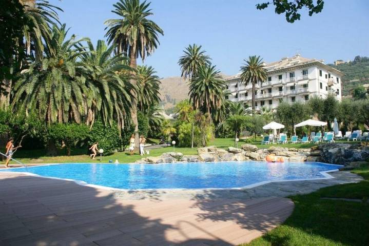 Location de vacances pour 4 personnes, avec jardin ainsi que vue et piscine dans Nervi (Genova) - 4