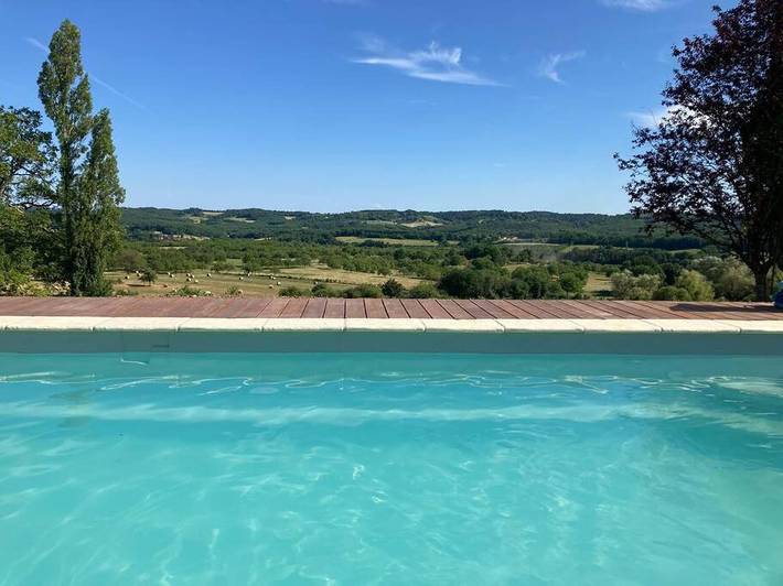 Gîte pour 4 personnes, avec piscine ainsi que vue et terrasse à Azerat - 4